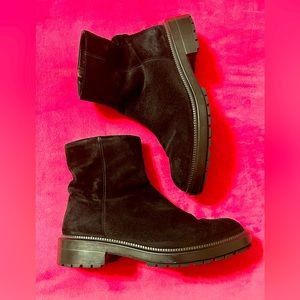 Ladies AQUATALIA Lauriston Suede zip ankle boots size 8 weatherproof with box